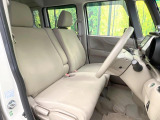 運転席シート廻りは使用感も少なく、良好な状態となっています。丁寧に使われていたことがよくわかりますね。