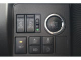 運転席側シートヒーター付き。両側電動スライドドア装備