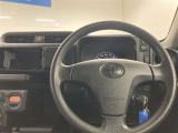 先進性と高級感あふれるコックピットを演出。誰がハンドルを握っても運転しやすい、開放的な視界が魅力です☆