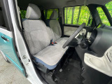 運転席シート廻りは使用感も少なく、良好な状態となっています。丁寧に使われていたことがよくわかりますね。