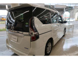 セレナ 2.0 ハイウェイスター V 4WD 