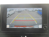 バックカメラ付き♪車庫入れ、バックでの駐車時に後方が見える事での安心感は大きいです☆一度装備したら外せなくなるアイテムです♪