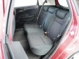 家族やご友人とBBQに行くとき、楽しさは道中の車内から始まっています!このベンチシートに座って、みんなで和気あいあい盛り上がりましょう!