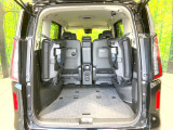 普段のお買い物や通勤、送迎等に十分な荷室スペースを確保しております。セカンドシートを倒すと、大きな荷物の積載も可能です♪