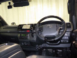 運転の際、常に目にする部分だけにシックで飽きのこないデザインが良いですね。
