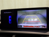 バックモニターも装備しております。バックギアに入れるとナビ画面に車の後方が映し出されます。これで後方確認も安心!
