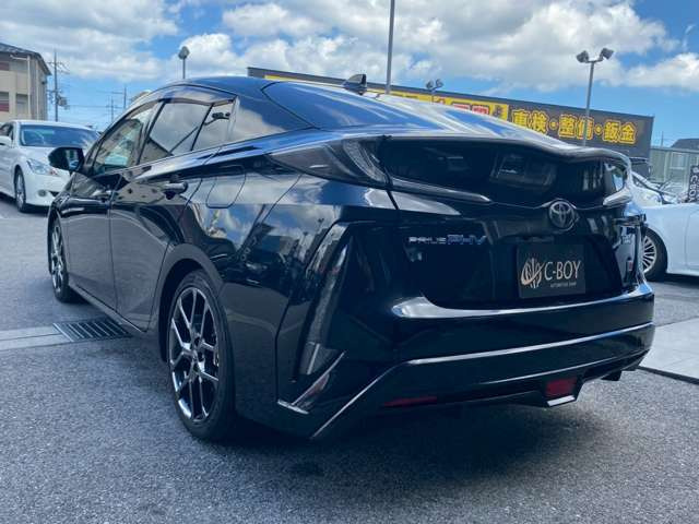 トヨタ プリウスPHV 1.8 S ナビパッケージ GR スポーツ の中古車