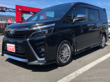 TOYOTA ヴォクシーハイブリッド入荷しました!