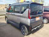 新車と同様の保証(有料)がつけられます。また各地域の店舗に最新の大型整備工場とプロメカニックが常駐しておりアフターメンテナンスもお任せください。