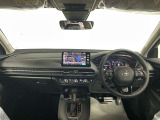 先進デザインと高級感のある運転席周りとなっております♪