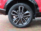 純正アルミホイールです。足元が引き立つので、車全体のイメージがアップします!
