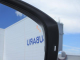 リヤビークルディテクション(後側方警戒システム)。左右斜め後方の車などを検知するとミラー部が点灯してドライバーに教えてくれます。車線変更時などに便利な機能です。