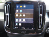 Google搭載のボルボなら、車内にいながら多彩なデジタルライフをお楽しみいただけます。Google Playから必要なアプリをダウンロードして、有意義な移動時間を楽しみましょう。