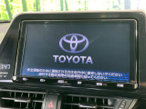 【純正ナビ】人気の純正ナビを装備しております。ナビの使いやすさはもちろん、オーディオ機能も充実!キャンプや旅行はもちろん、通勤や買い物など普段のドライブも楽しくなるはず♪