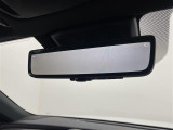 【デジタルインナーミラー】車両後方カメラの映像をルームミラーに映すことが出来ます。 そのため、後席に人や荷物があって後方が見えづらい場合でもしっかり視界を確保することが出来ます。