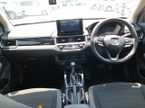 【インパネ全体】手が届きやすく、どなたでも運転しやすいです。シンプルで使いやすい設計になっています!