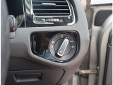 『1台』のお車に対して、3名体制で日々議論を重ね仕入れを行っております。