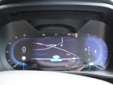 メーター中央にナビゲーションが表示されていており、運転中でも見やすい配置になっております。