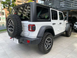 後方には障害物センサー装備!駐車が不安な方にとってバックカメラと併用でき頼もしい装備です!