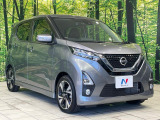 大好評のボディコーティング「弾スプラッシュコート」もご納車までに施工可能。通常のガラスコートと異なる、耐久年数6年の無機質ガラスコーティングが、ボディをキレイな状態に保ってくれます。