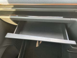 助手席側小物入れ