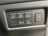 【パワーバックドア】スマートキーや運転席のボタンを押すだけでリアゲートが自動で開閉します!荷物を持っている時や、高い位置にあるバックドアを閉める際に便利な機能です♪