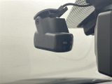 【ドライブレコーダー】映像・音声などの運転中の記録を残します。事故などを起こした起こされた時の証拠になりえますので、もしも時でも安心ですね。
