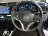 扱いやすいハンドルで運転しやすいです!!