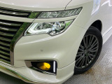 【LEDヘッドライト】悪天候や夜間走行時も良好な視界を確保し安心して運転できる高輝度LEDヘッドライトを装備!点灯速度が早く、消費電力も抑えられています。