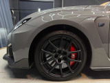 フロントタイヤ:255/35R19