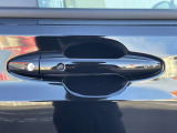 お車のキーを身に着けているだけで、鍵の施錠が可能です☆