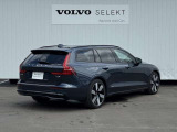 ◆バック/万が一を考え、安全性を重視する方に選ばれているVOLVO車。ドアを開閉するとその重み・厚みに驚くはず