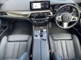 サービスにはドイツ本国と同様に教育と訓練を受け、BMWを知り尽くした「マイスターメカニック」が数多く在籍しております。納車前点検整備で、お客様に安心と安全をお届けいたします。