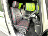運転席シート廻りは使用感も少なく、良好な状態となっています。丁寧に使われていたことがよくわかりますね。
