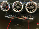 メルセデス・ベンツは全モデルに『水性塗料』を採用しています。従来の油性塗料に比べ、塗装時に出す有害物質を大幅に低減しており、地球環境の保護に貢献しています。