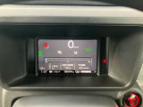 ホンダセンシング装着車となっております。衝突軽減ブレーキ、誤発進抑制機能、歩行者事故低減ステアリング、路外逸脱抑制機能、アダプティブクルーズコントロール、車線維持支援システム他、8つの機能で幅広く支援