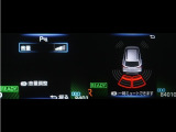 コーナーセンサーを車の前後に装備。障害物までの距離に応じて警告音を変えてお知らせ。縦列駐車時や駐車場・車庫などでの取り回しをサポートします。詳細は販売店スタッフまでおたずねください。