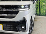 【シーケンシャルターンランプ付きLEDヘッドライト】人気の『流れるウィンカー』付きのLEDヘッドライトを装備♪高級感はもちろん、点灯時は存在感たっぷりで他車からも認識されやすく安心です。