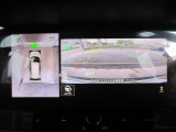 アラウンドビューモニター搭載。車体を4方向のカメラで「上から見下ろしたような映像」を映します。車庫入れが苦手な方も映像サポートでラクラク駐車できます。