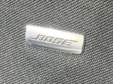 【BOSEサウンドシステム】メーカーオプションの高品位サウンドシステムを搭載。専用のチューニングが施された大小様々なスピーカーから良質なサウンドが奏でられ、臨場感あふれる音響空間を演出します。
