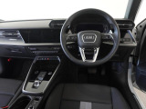 Audiのインテリアはエクステリア同様、優れたデザイン性とクオリティ、そして機能性を兼ね備えております。