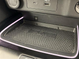 【ワイヤレス充電器(Qi)】走行中にスマートフォンをワイヤレスで充電できます!
