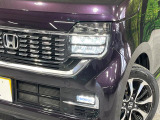 【LEDヘッドライト】悪天候や夜間走行時も良好な視界を確保し安心して運転できる高輝度LEDヘッドライトを装備!点灯速度が早く、消費電力も抑えられています。