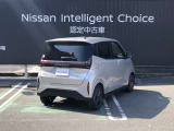 快適な安定感のある走り。バッテリーを床下に配置し、低重心化することで、段差などを横切る際の揺れや衝撃が抑えられています。軽離れした安定感で、街中での走りも快適です。