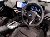 ☆センターパネルを運転席側に僅かに傾けたBMW独特のインパネ☆【駆け抜ける歓び】はここからもスタートしております☆