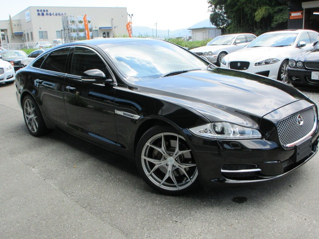 XJ XJ 3.0 ポートフォリオ 黒革シート