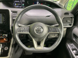 【純正革巻きステアリング】上質な革を使用することで、手にしっかり馴染みとても運転しやすいハンドルです♪