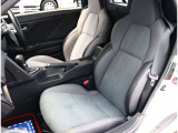お車選びをお楽しみ頂けるよう、在庫車の展示スペースを十分に確保しております。
