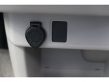 【アクセサリーソケット】12Vのカー用品等の電源供給が可能です。