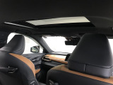 ムーンルーフ☆車内に日光や風をとりこみながら快適な室内空間でドライブもいいですね☆